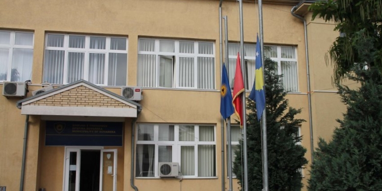 Arrestohen dy zyrtarë të komunës së Suharekës, dyshohet se rrejshëm raportuan për realizimin e punimeve për disa rrugë