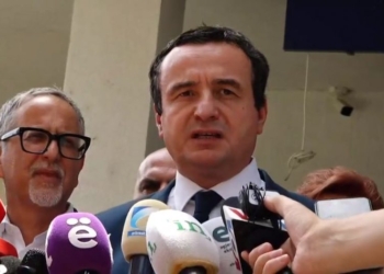Kurti përfundon vizitën në Onkologji, nuk deklarohet për çështje politike