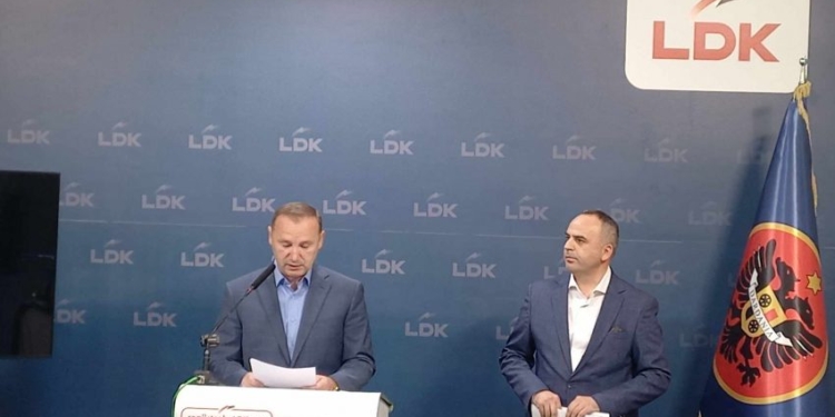 LDK: Qeveria Kurti çdo ditë po merr kartonë të kuq, hyri në histori për shkelje të shumta të Kushtetutës