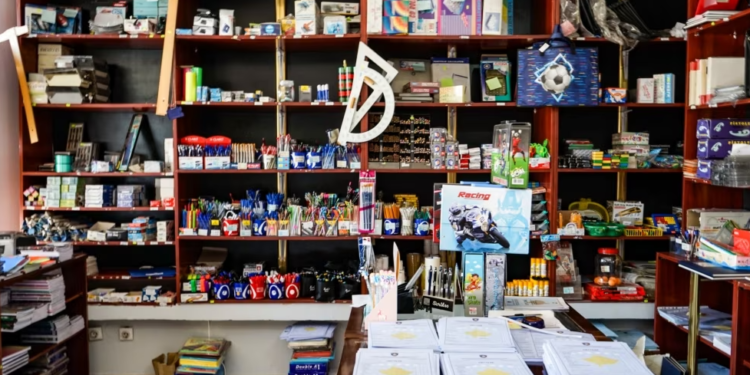 Deri në 150 euro për çantën e një filloristi