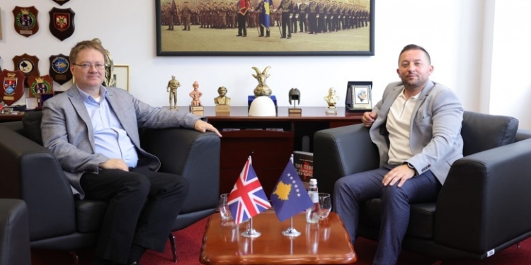 Abbott: Më vjen keq që dëgjova për dorëheqjen e Mehajt