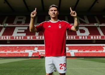 Shënoi penalltinë vendimtare në Botëror, klubi i Premier League firmos me argjentinasin