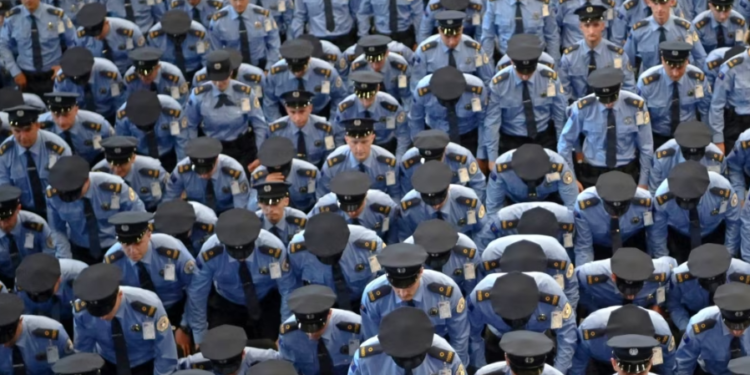 Departamenti i Shtetit e vlerëson si të papranueshëm presionin ndaj policëve serbë në veri të Kosovës