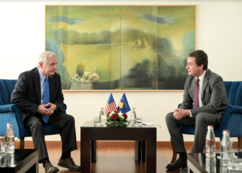 Senatori amerikan: Mbështetja në vitin 1999 ka qenë nga veprimet më të çmueshme të SHBA-së