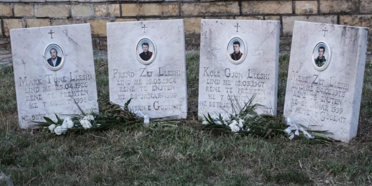 Haradinaj kujton dëshmorët e familjes Lleshi: Kontributi i tyre është i jashtëzakonshëm