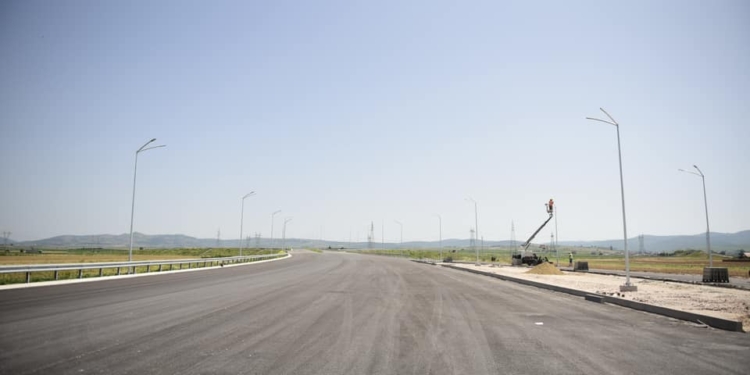 Aliu: Lajmi se Ministria e Infrastrukturës ka importuar shtylla prej Serbisë është dezinformatë