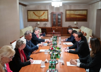 Kurti thotë se Kosova është vend atraktiv për investimet sllovene