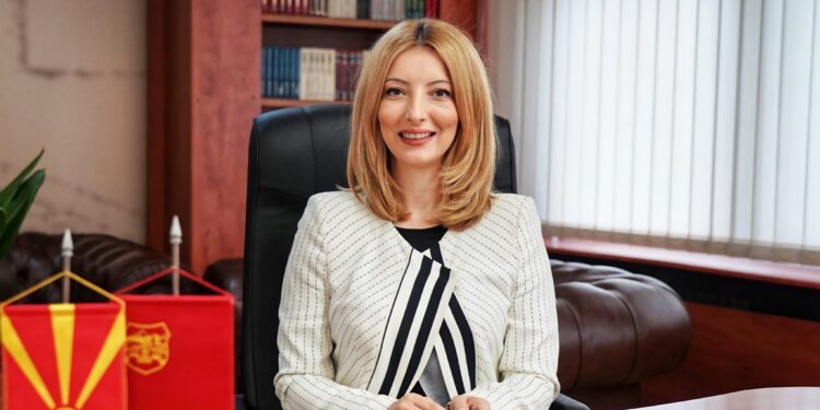 Kryetarja e Shkupit kërkon që të anulohet emërtimi i rrugës “Adem Demaqi”