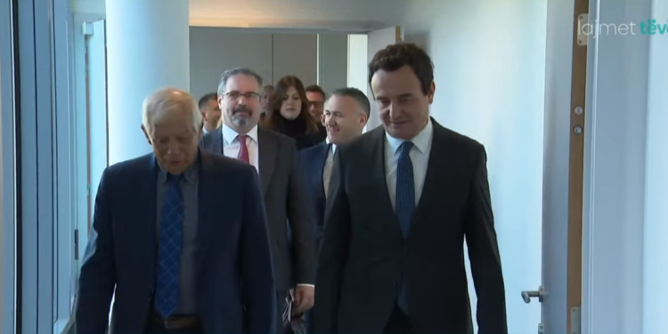 (Jo)efikasiteti i dialogut në Bruksel