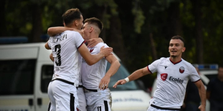 Dita e diel për sukseset e skuadrave shqiptare, Shkëndija mbetet në krye