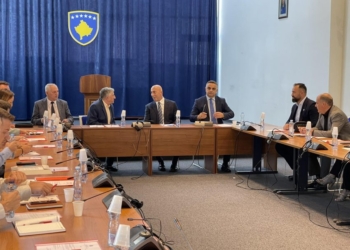 Jasharaj thotë se Qeveria nuk takohet me ta nga inati i grevave – Haradinaj: U trajtuat në mënyrë poshtëruese