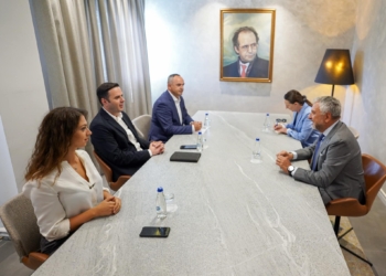 Abdixhiku pret në takim shefin e EULEX-it, diskutojnë për situatën në veri