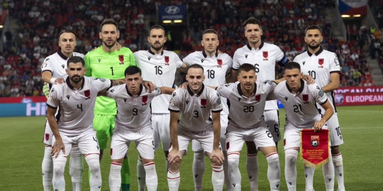 Formacionet zyrtare, Sylvinho përzgjedh 11 titullarët ndaj Polonisë