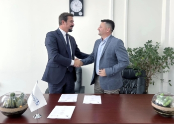 “Trafiku Urban” e “Vala” nënshkruajnë marrëveshje, udhëtarët do të paguajnë biletën me sms