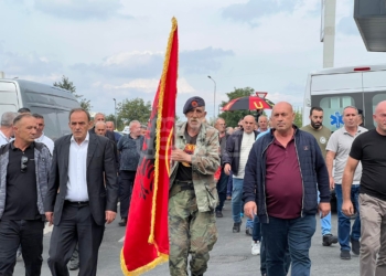 Fillon protesta e OVL-UÇK-së