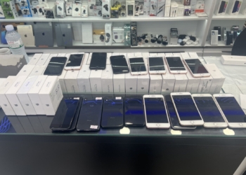 Aksion i Doganës: Konfiskohen telefona, parfuma e çaj për dobësim