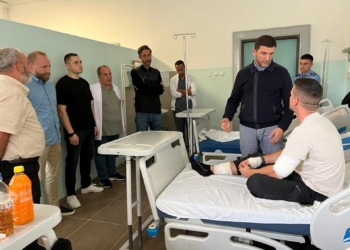 Krasniqi viziton policin e plagosur: Mirënjohje e falënderim për pjesëtarët e policisë tonë