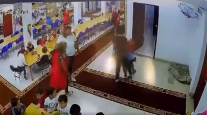 Kërkohet paraburgim për të dyshuarat që keqtrajtuan trevjeçarin në Fushë Kosovës