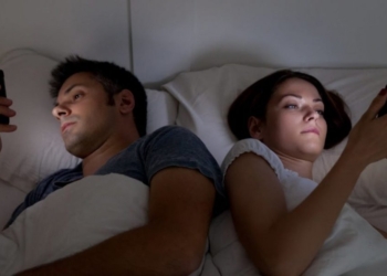 A po na e shkatërron jetën varësia ndaj ekraneve?