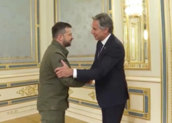 Blinken takohet me Zelenskyn në Kiev