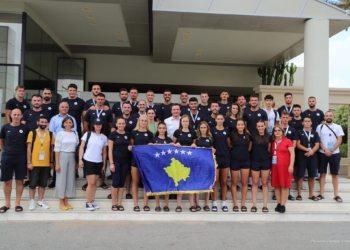 Kryeministri Kurti viziton ekipin e Kosovës në Greqi për “Lojërat Mesdhetare në rërë”