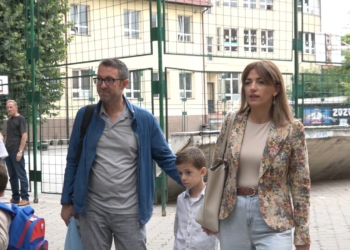 Ministrja Haxhiu dërgon fëmijët në shkollë: Tekstet shkollore janë bërë mbi 130 euro