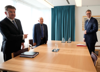 Nisin takimet në Bruksel, Borrelli e pret Vuçiqin