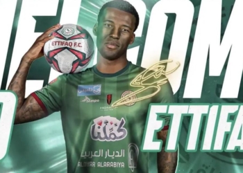 Zyrtare: Wijnaldum “fluturon” në Arabi, kalon te ekipi i Gerrard