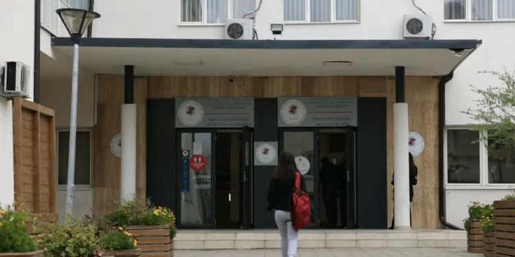 Rishikimi i programeve të akreditimit