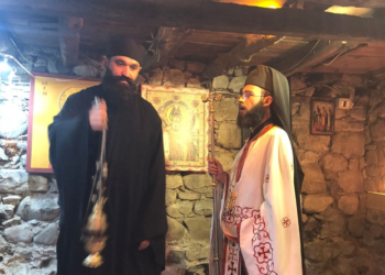 Kisha Shqiptare “Shën Kozmai” mallkon kishën serbe