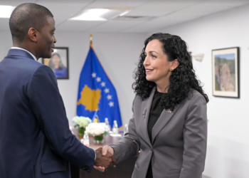 Osmani takoi kryeministrin e Grenadës, Dickon Mitchel