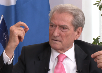 Kryetari i PD-së thotë se Grenell ka akuzuar dy ndihmës të Edi Ramës se janë marrë me gjetjen e dëshmitarëve kundër Thaçit