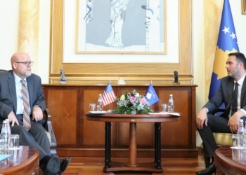 Konjufca takoi ambasadorin Hovenier, flasin për situatën në veri