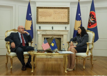 Osmani takon ambasadorin amerikan, i kërkon sanksione ndaj Serbisë