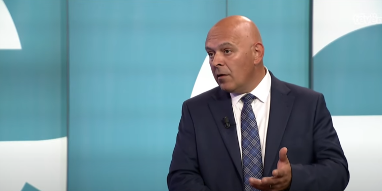 Lajçak dhe Borrell do të duhej të ishin aset për Kosovën e jo hendikep