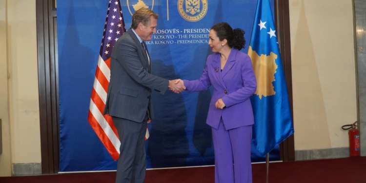 Kongresisti amerikan pas takimit me Osmanin, përmend rëndësinë e zbatimit të Marrëveshjes së Ohrit