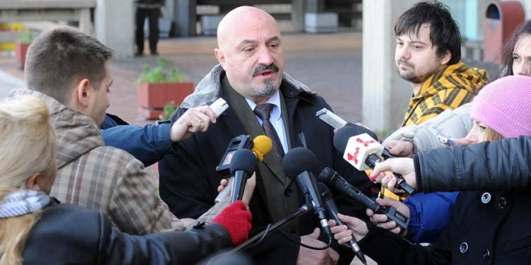 Avokati Petronijeviq i drejtohet publikut në emër të Millan Radoiçiqit