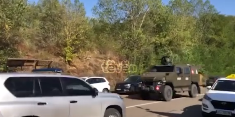 Forca të KFOR-it drejt Leposaviqit