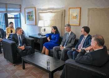 Osmani takohet me Chollet dhe Escobar: ShBA ka rol kyç në procesin e dialogut