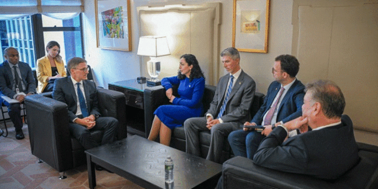 Osmani takohet me Chollet dhe Escobar: ShBA ka rol kyç në procesin e dialogut