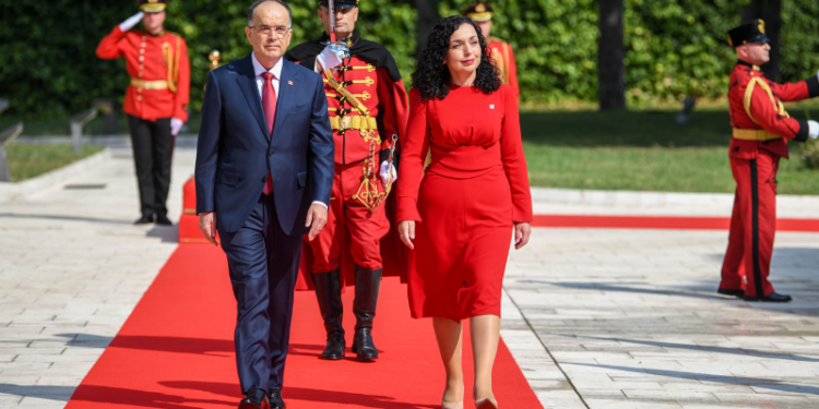 Andoni: Begaj e Osmani mund t’i lehtësojnë protokollet, qëndrimi i dy kryeministrave përcakton marrëdhënien mes vendeve