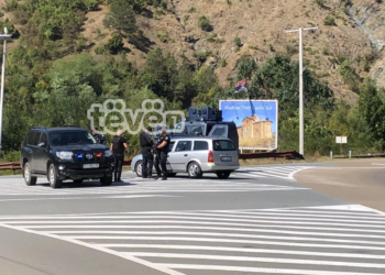 Policia po vazhdon operacionin në Banjskë, veturat po kontrollohen në detaje