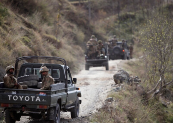 Vriten nëntë ushtarë pakistanezë nga një sulm vetëvrasës