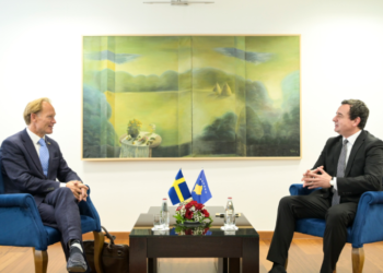 Kurti në takim me ambasadorin suedez, flasin për zgjedhjet që pritet të mbahen në veri