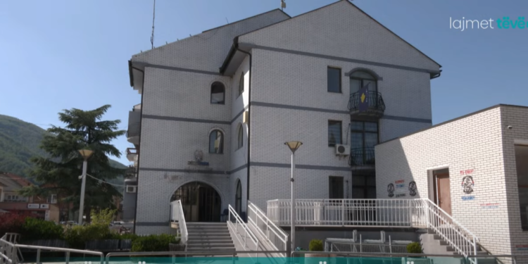 Udhëzimi për largimin e kryetarëve, pa bazë ligjore