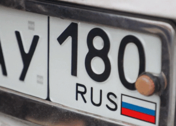 Polonia ndalon hyrjen e veturave të regjistruara në Rusi