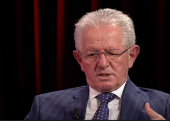 Hyseni e quan gafë të rëndë politike reagimin e Osmanit ndaj deklaratës së Macronit