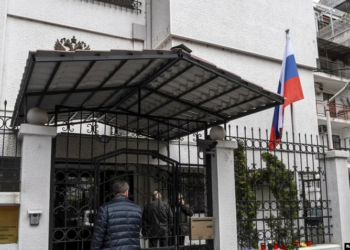 Maqedonia e Veriut dëbon tre diplomatë rusë