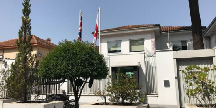 Britania e Madhe: Institucionet e Kosovës duhet të lejohen të hetojnë dhe të identifikojnë autorët e sulmit