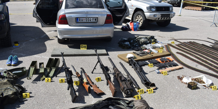 Kurti: Armët dhe pajisjet e përdorura në sulmin terrorist janë të prodhuara në Serbi